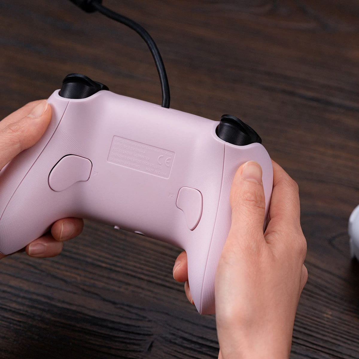 8BitDo Ultimate controller voor Xbox wired roze Gamesellers.nl