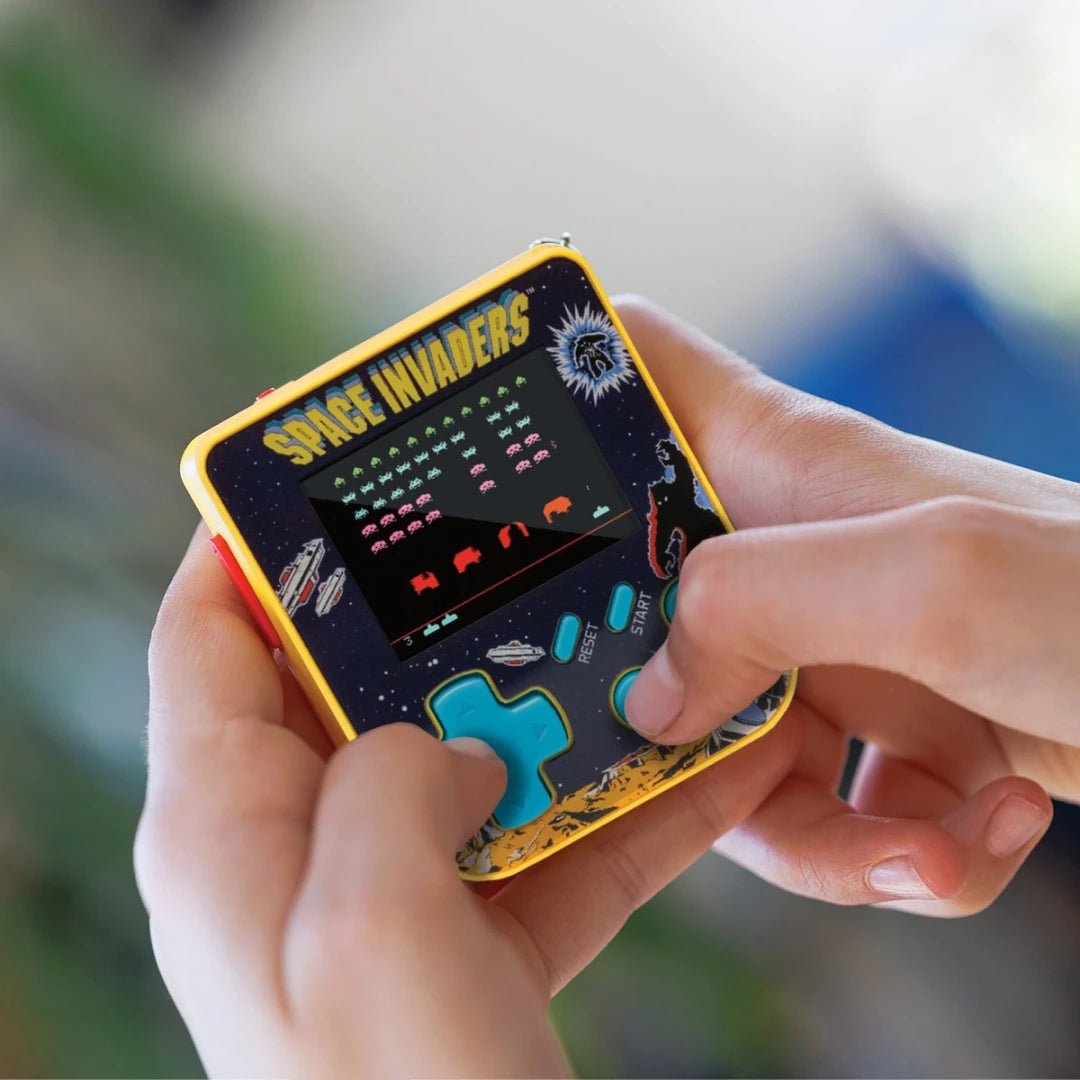 Evercade Super Micro Keychain Taito Space Invaders - Gamesellers.nl
